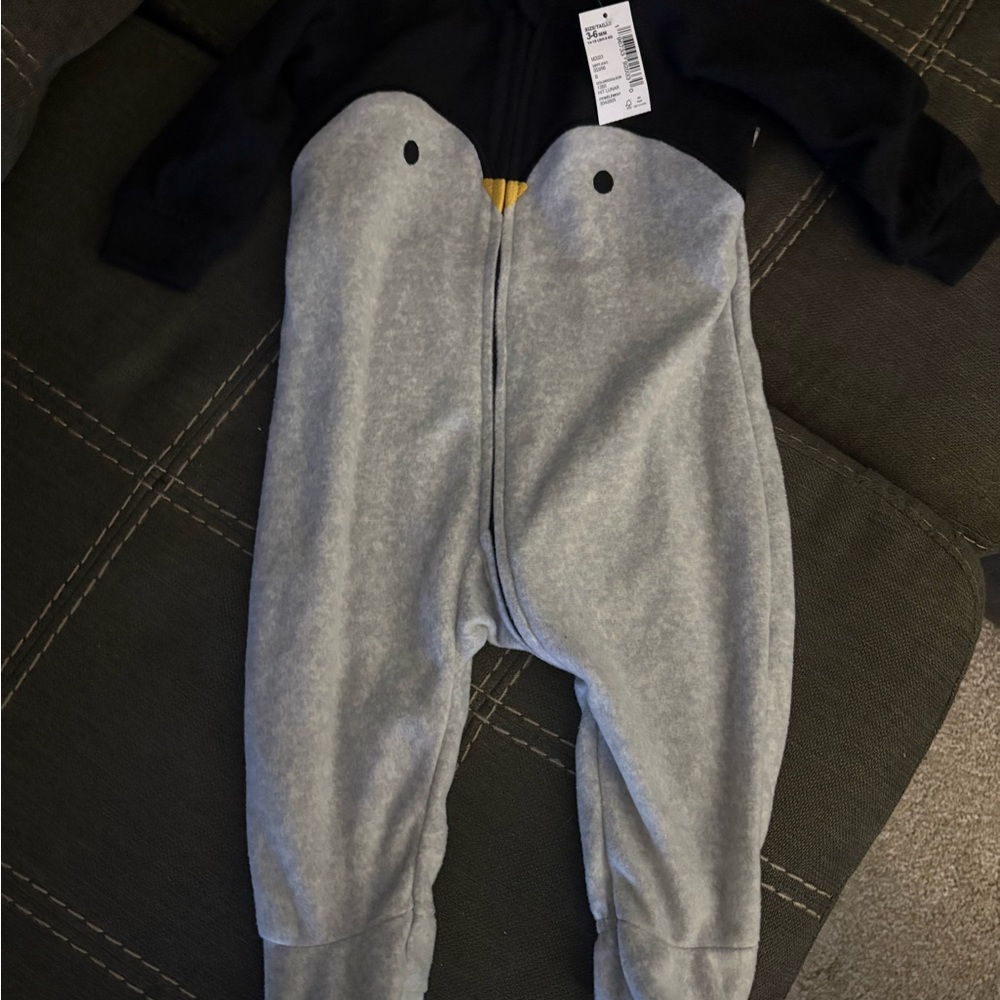 Place Black and Gray Penguin Footie